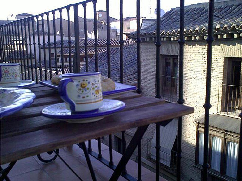 Hostal Santo Tome Toledo Bagian luar foto