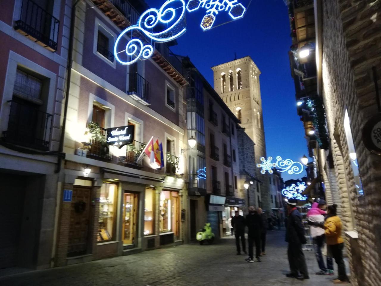 Hostal Santo Tome Toledo Bagian luar foto